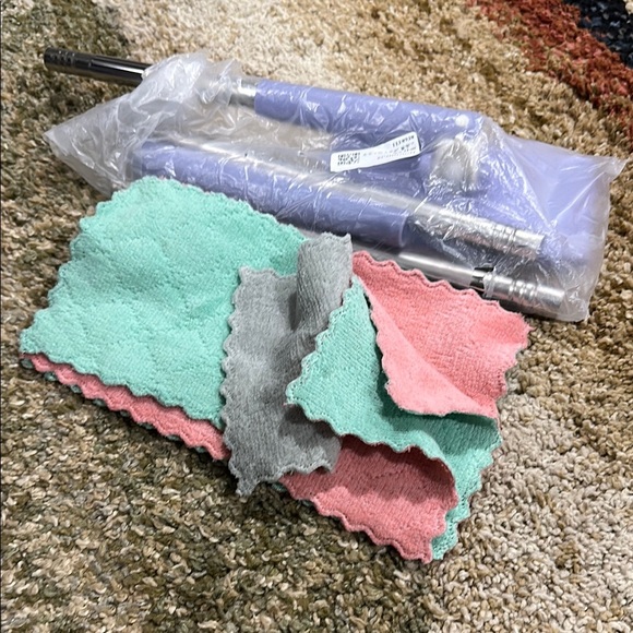 Home Cleaning Dusting Tool & Colorful Cleaning Cloth Set Use on Floors Walls NWT - Picture 1 of 6